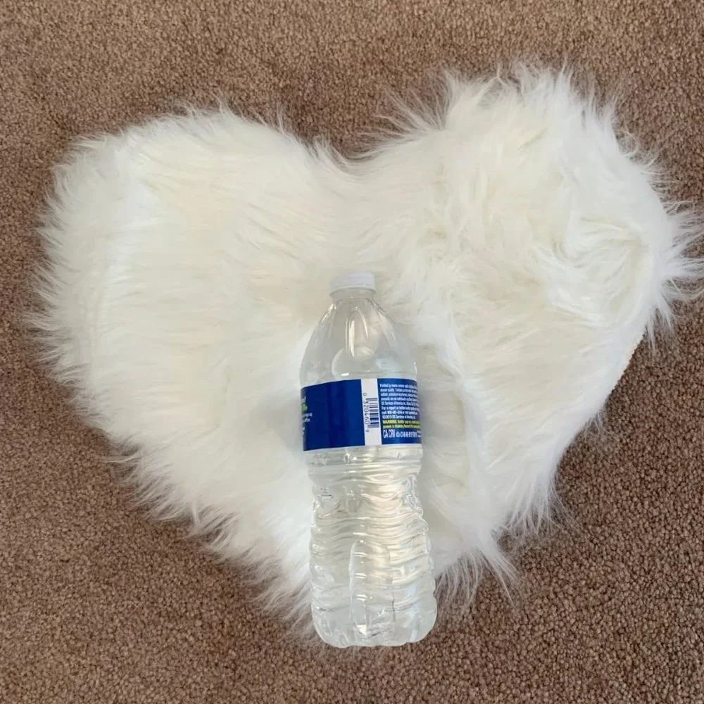 2pcs white fluffy heart shaped rug